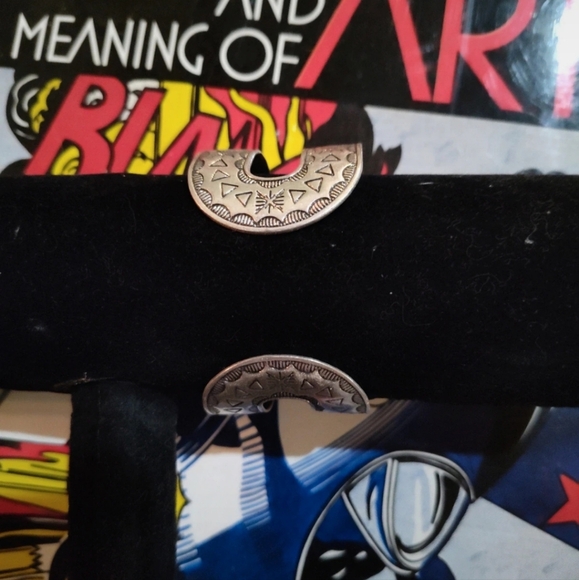 Bundle Lucky Brand crossbody cowgirl purse and Lucky Brand cuff silver bracelet - Picture 9 of 11